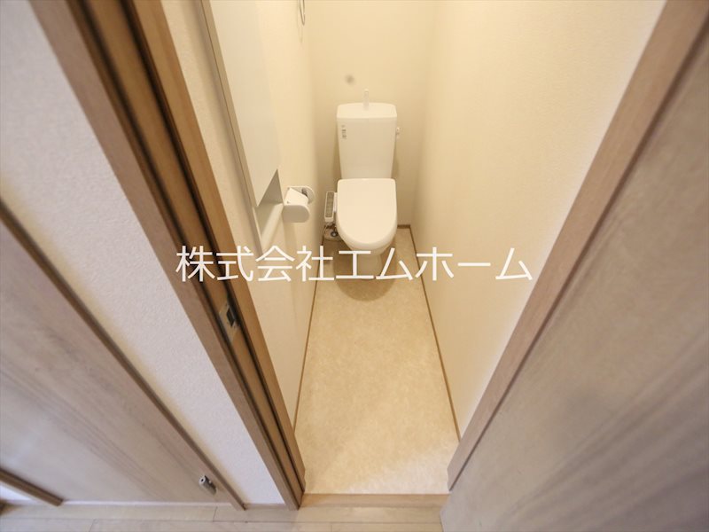 トイレ　温水洗浄暖房便座付トイレ