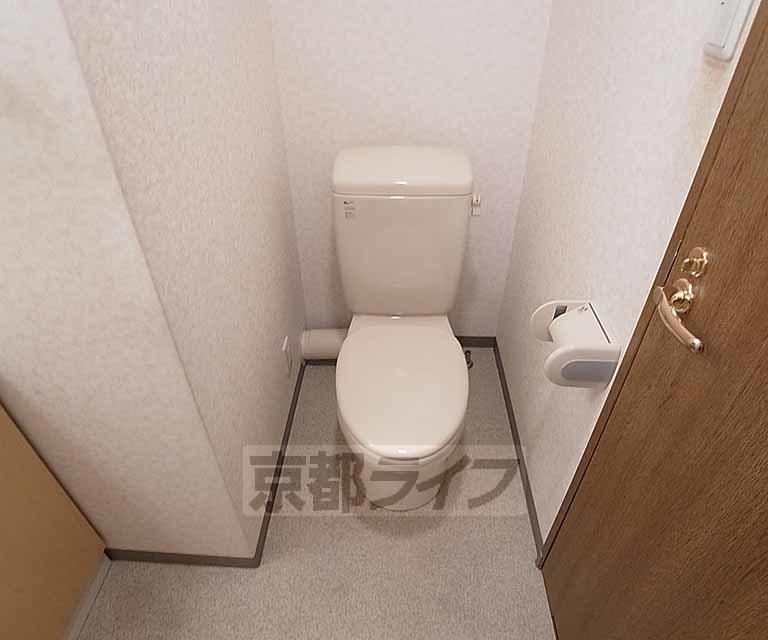 トイレ　清潔感のある洋式トイレです。