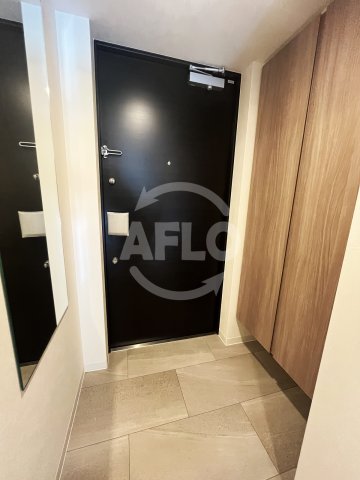 玄関　コンフォリア・リヴ博労町一丁目Q　玄関