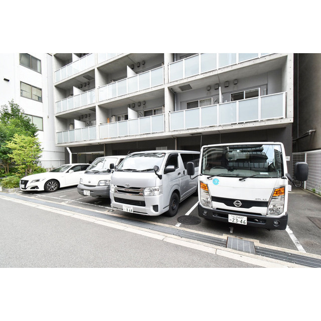 駐車場　車をお持ちの方に嬉しい駐車場付きの物件です