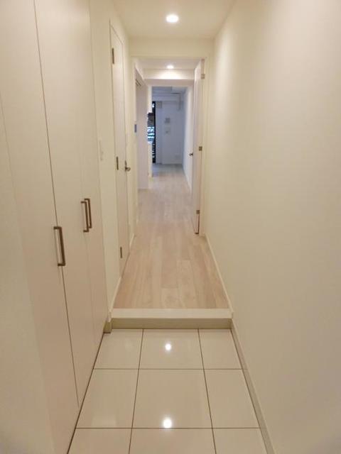 玄関　※写真は同タイプ住戸です。