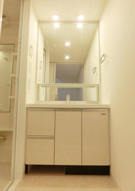 洗面設備　※写真は同タイプ住戸です。