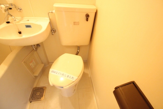 トイレ　※別部屋の写真です