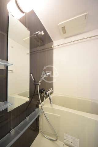 バス・シャワールーム　コンフォリア心斎橋ＥＡＳＴ　浴室換気乾燥暖房機付バスルーム