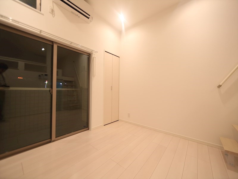 バルコニー　洋室6帖　上階ロフト6.1帖（収納でもお部屋でも使えます）