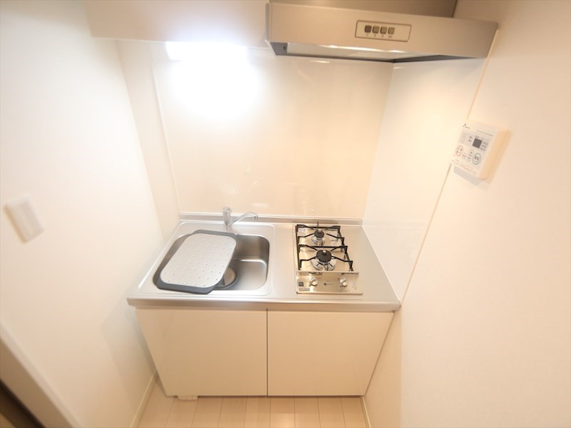 キッチン　システムキッチン（ガス2口）冷蔵庫・レンジ等ご用意できます