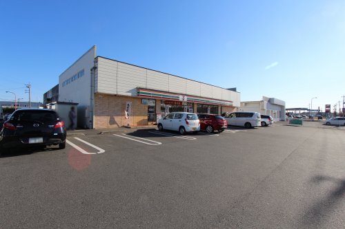 コンビニ　セブンイレブン 足利問屋団地店（コンビニ）まで666m