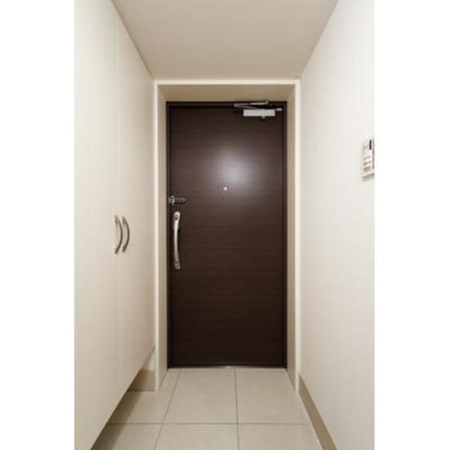 玄関　※写真は同タイプ住戸です。