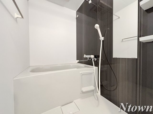 バス・シャワールーム　落ち着いた空間のお風呂です