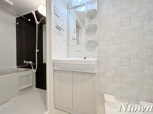 洗面設備　使いやすい独立洗面台です