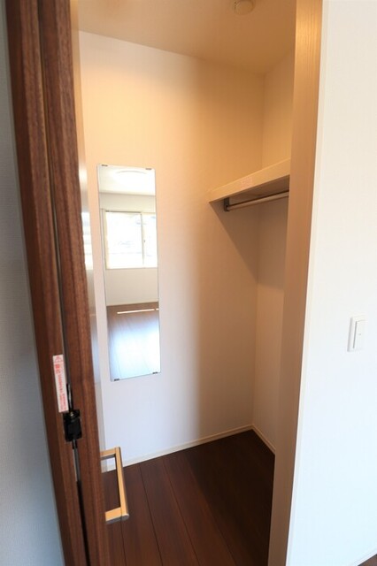 収納　１０２　洋室(1)クローゼット