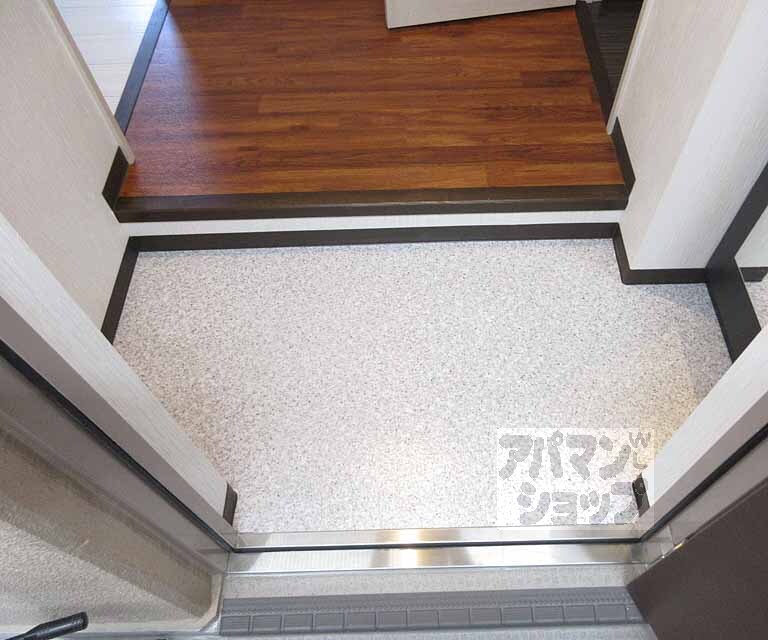 玄関　段差が少ない設計です