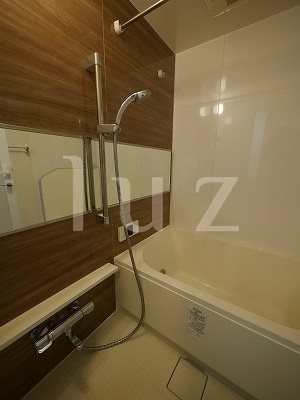 バス・シャワールーム　追い炊き・浴室乾燥機付きのバスルームです！