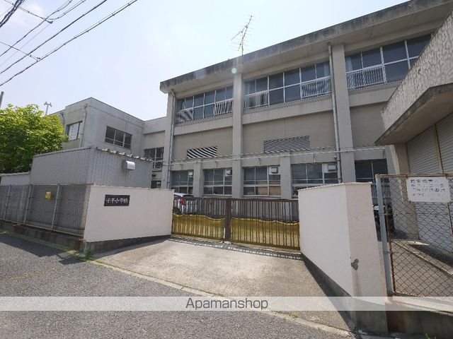 小学校　千早小学校（小学校）まで230m