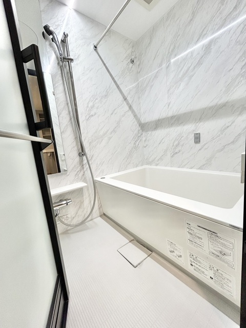 バス・シャワールーム　写真は同タイプ住居です。