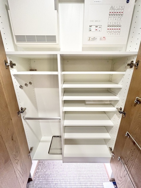 収納　写真は同タイプ住居です。