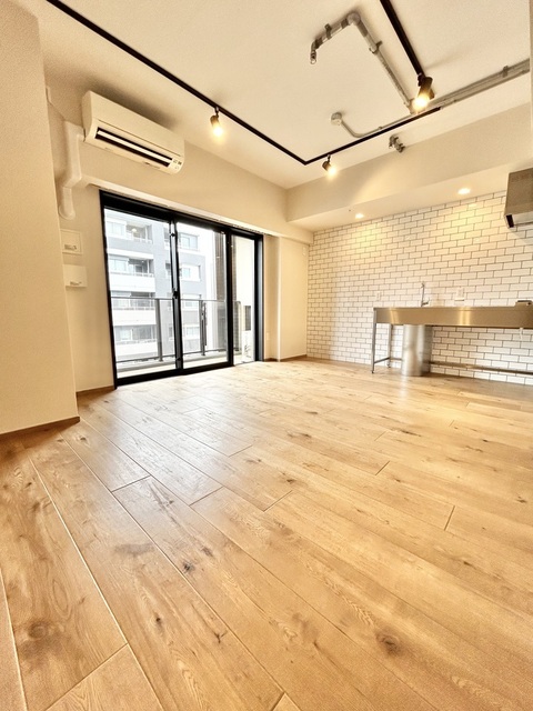 居室・リビング　写真は同タイプ住居です。