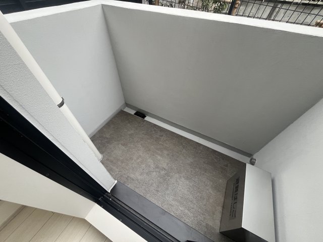 バルコニー　陽当たり良好なバルコニーです