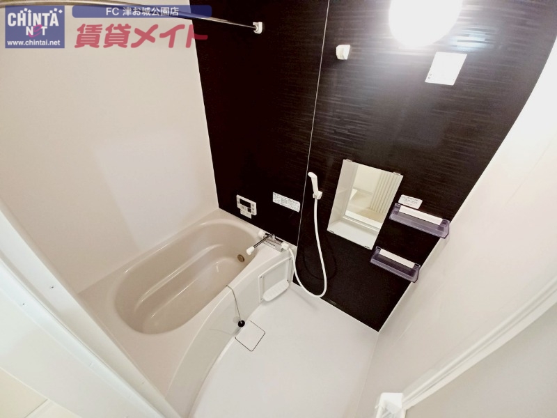 バス・シャワールーム　同じ物件、別部屋の写真です