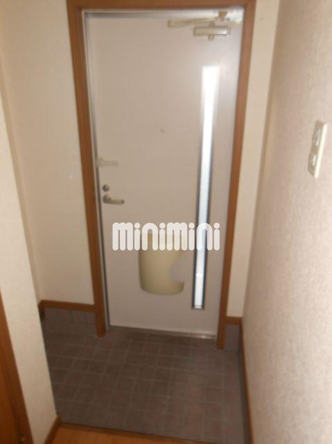 玄関　下駄箱つきの玄関です。