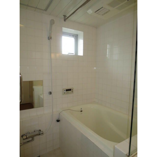 バス・シャワールーム　ゆっくりバスタイムをお楽しみください☆