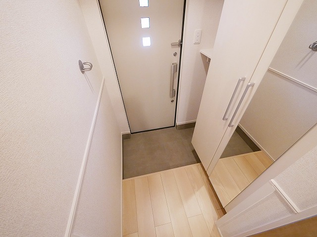 玄関　落ち着いた玄関です