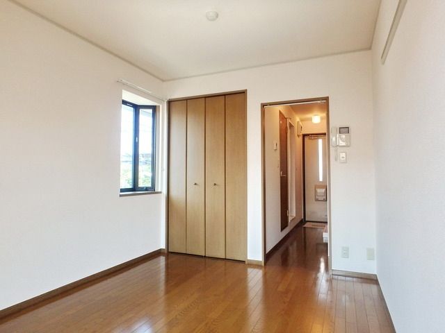 その他部屋・スペース　★収納付き洋室★