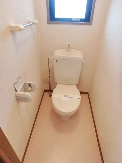 トイレ　★窓付きトイレ★