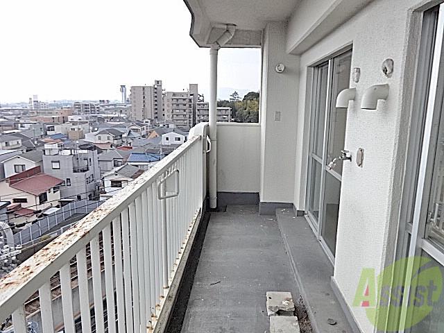 バルコニー　バルコニーもゆったりです。沢山の洗濯物も大丈夫です