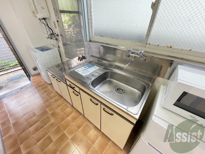 キッチン　キッチンはガスコンロを設置してご利用下さい。