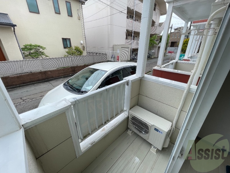 バルコニー　バルコニーはこちらになります。洗濯物を干すスペースもあります