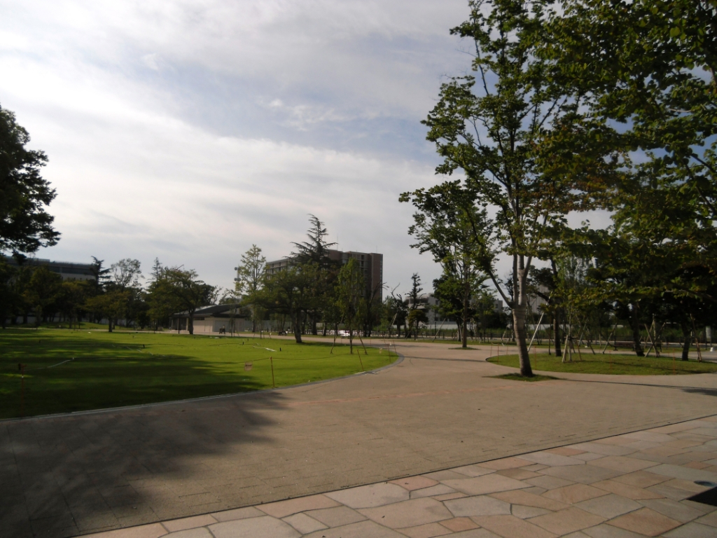 公園　中野区立中野四季の森公園（公園）まで375m