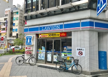 コンビニ　ローソン 高円寺駅前店（コンビニ）まで252m