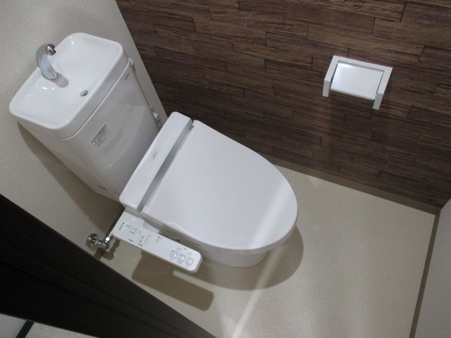トイレ　ウォシュレット完備です