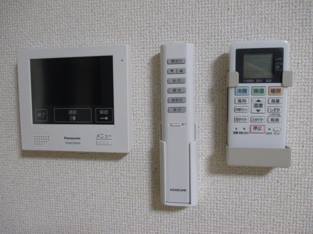 セキュリティ　モニターホンは来訪者の顔が見えるので安心ですね