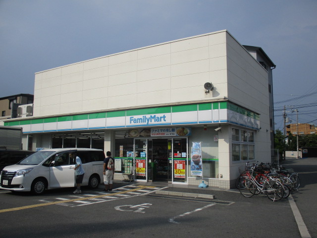 コンビニ　ファミリーマート 東淀川大桐一丁目店（コンビニ）まで425m
