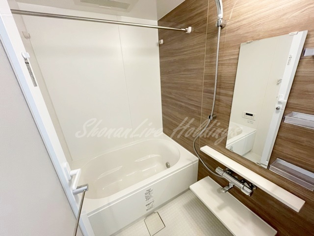 バス・シャワールーム　清潔感のあるお風呂です♪