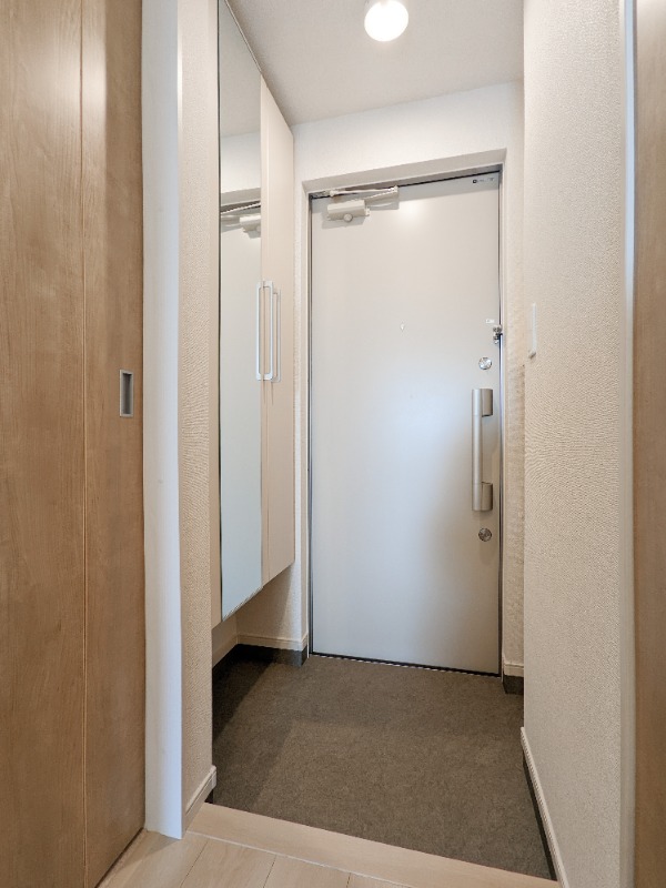 玄関　図面と現状に相違がある場合には現状を優先