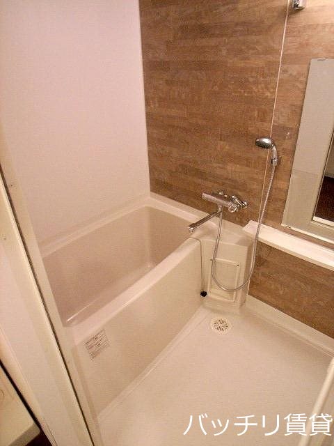 バス・シャワールーム　※同型タイプ写真の為、現状優先。
