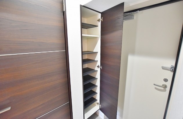 エントランス　★トールタイプシューズBOXなので棚を外せばブーツも置けます