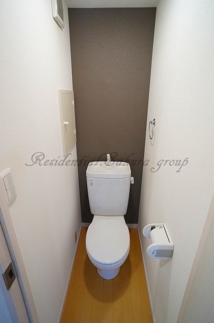 トイレ　嬉しい温水洗浄便座♪