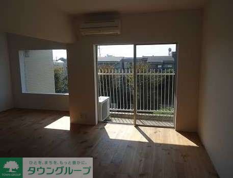 居室・リビング　庭