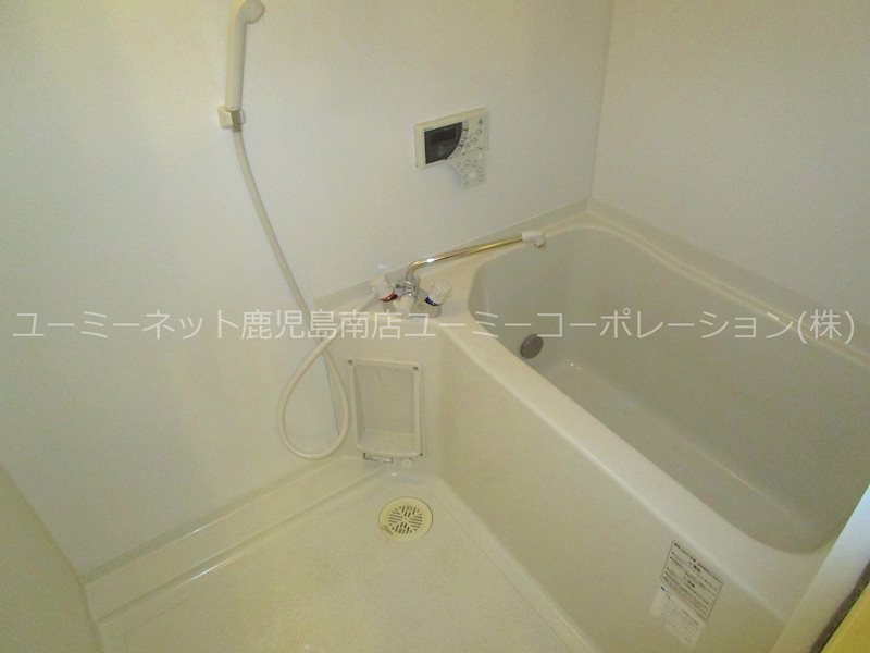 バス・シャワールーム　※302号室の写真。現況と相違がある場合は、現況優先。