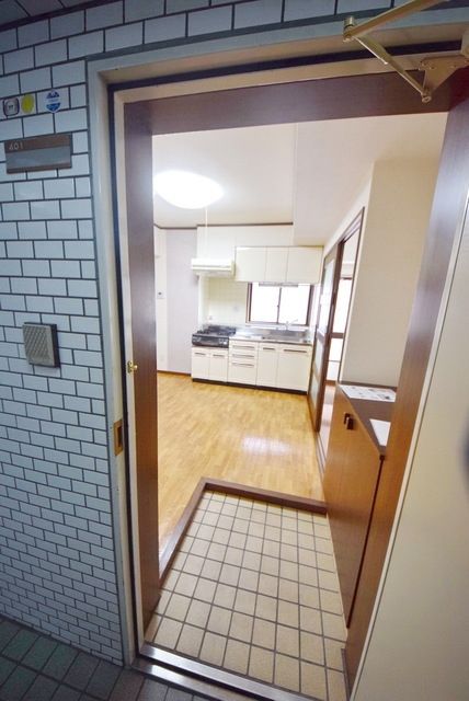 玄関　★お問い合わせはタウンハウジングまで★