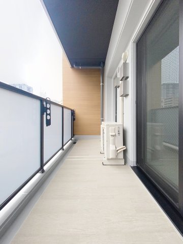 バルコニー　開放的で明るい空間を演出してくれるバルコニーです