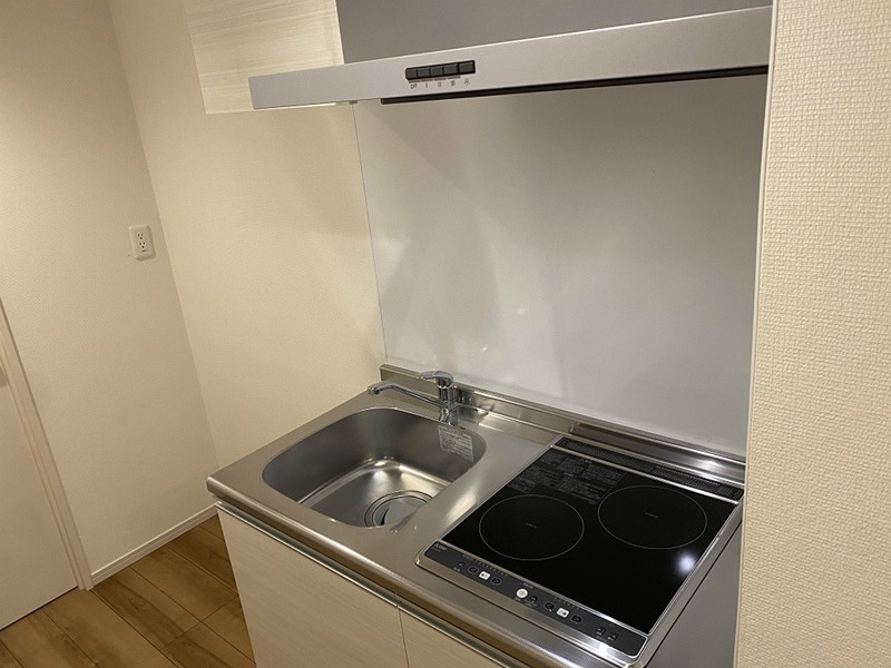 キッチン　2口IHコンロ付きです。