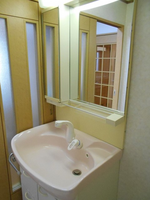 洗面設備　※写真は101号室のものです