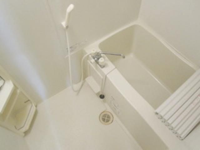 バス・シャワールーム　※同物件・同間取りの別のお部屋のイメージです。