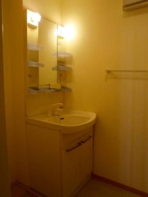 洗面設備　※同物件・同間取りの別のお部屋のイメージです。