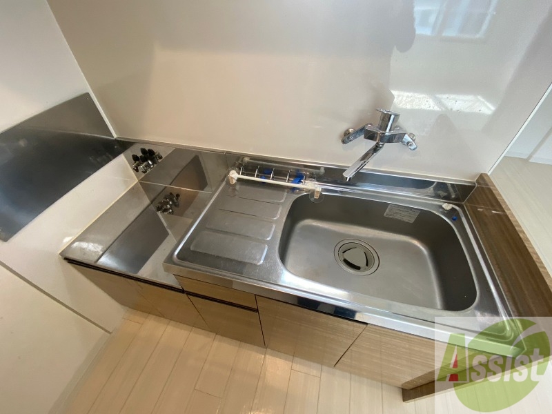 キッチン　キッチンです。ご自身でコンロを設置していただけます。